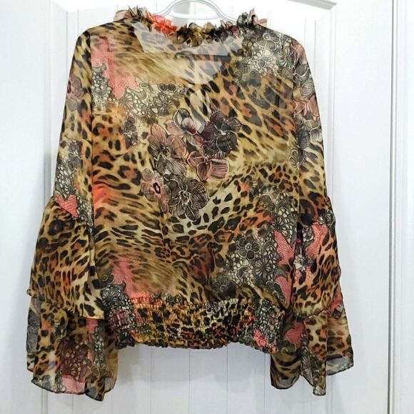 Boston Proper Womans Bell sleeve,  Floral/ Animal Print Blouse, Size 6 - Picture 5 of 5